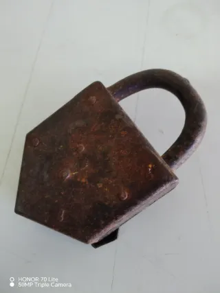 Candado antiguo sin llave S. XVIII-XIX