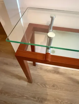 URGE!!Mesa entrada/consola