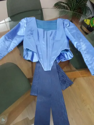 Traje de Fallera azul de Vives y Mari