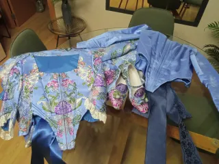 Traje de Fallera azul de Vives y Mari