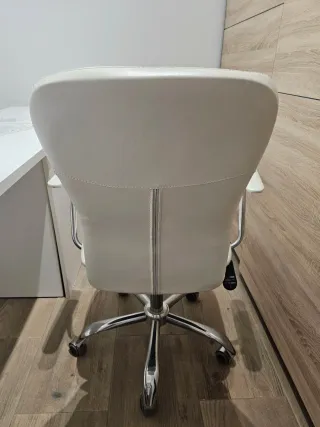 Silla de escritorio con ruedas