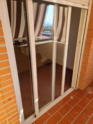 Balconera corredera de aluminio