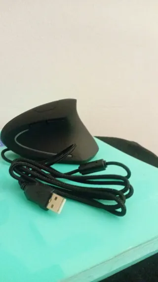 Ratón Vertical Gaming Negro con Luces RGB