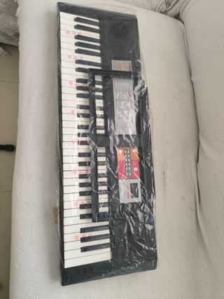 Teclado Yamaha PSR-F50 - 61 teclas