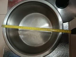 Olla Original de la marca Iber 24"