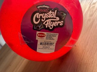 Hada voladora con base y cúpula