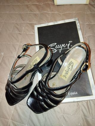 Zapatos de tacón negros