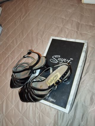 Zapatos de tacón negros