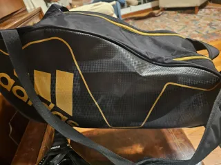 Paletero Padel Adidas Negro y Dorado