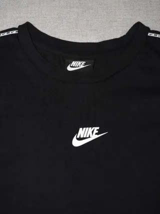 Nike Camiseta Negra Banda Lateral