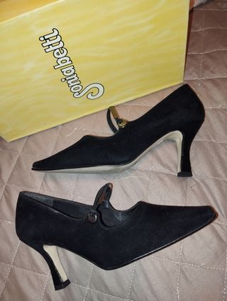 Zapatos de tacón Sonia Betti negros