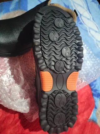 Zapatos negros sin estrenar