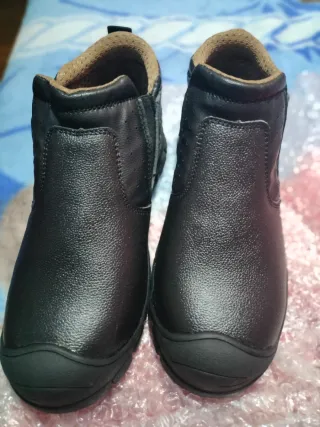 Zapatos negros sin estrenar