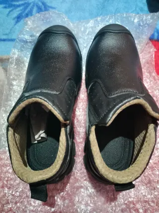 Zapatos negros sin estrenar