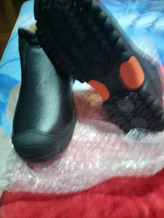 Zapatos negros sin estrenar