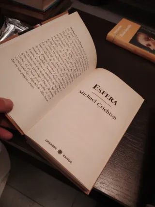 Libro Michael Crichton, Esfera