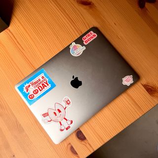 MacBook Pro negra de 13 pulgadas del 2020