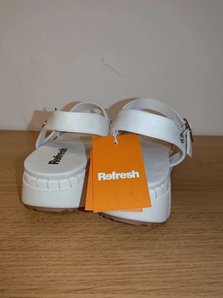 Sandalias blancas Refresh de plataforma, Talla 41 Nuevas