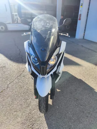 Scooter 125cc Maxi Scooter Blanca