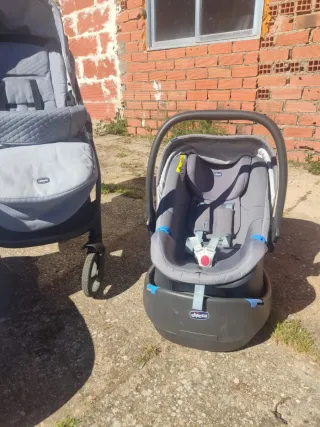 Trio Chicco Seggiolini + Culla + adattatore isofix per auto