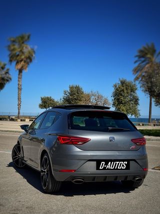 SEAT Leon CUPRA 300