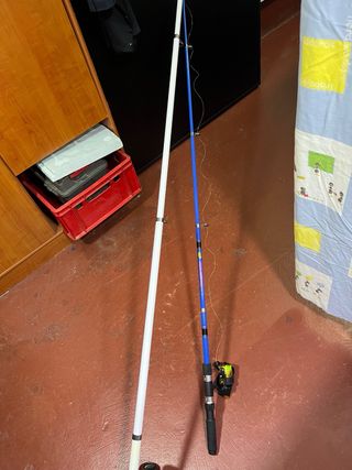 Bolsa de pesca con 2 cañas y accesorios