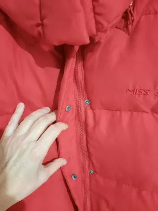 Piumino rosso con cappuccio Genuine Down