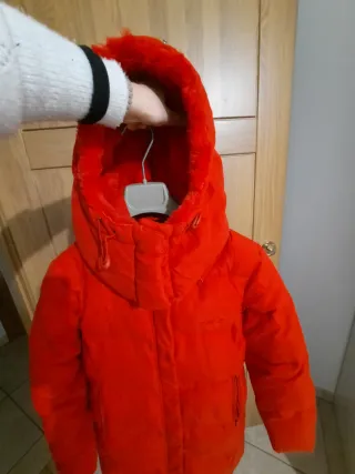 Piumino rosso con cappuccio Genuine Down