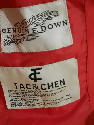 Piumino rosso con cappuccio Genuine Down