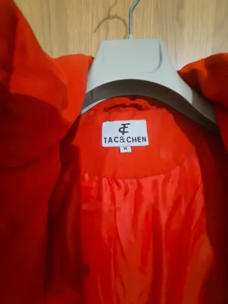 Piumino rosso con cappuccio Genuine Down