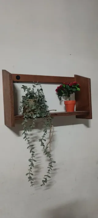 Arredo esterno in legno marrone porta vasi