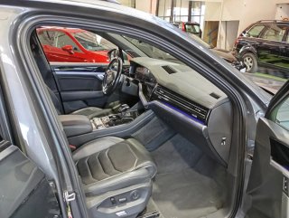 Volkswagen Touareg R-line con techo