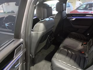 Volkswagen Touareg R-line con techo