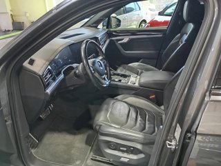 Volkswagen Touareg R-line con techo