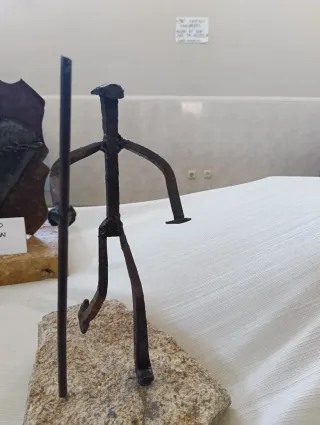 Figuras de arte metálicas