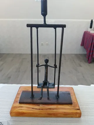 Figuras de arte metálicas