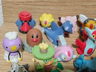 27 Figuras Pokémon Bandai