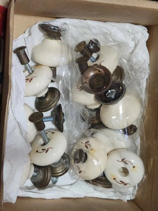 Pomos de porcelana antiguos decorados