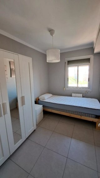 Habitacion en alquiler para (Mujer)