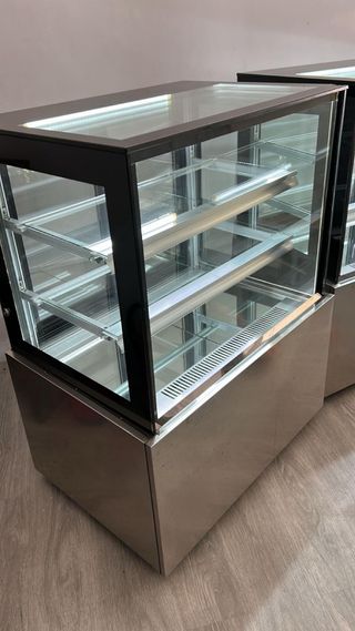 Expositor refrigerador pasteles/frutas