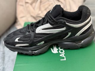 Zapatillas Lacoste Negras y Plateadas