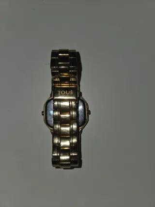 NECESITA CAMBIAR CRISTAL Y PILA