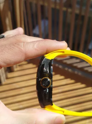 Reloj Tsar Bomba Negro y Amarillo