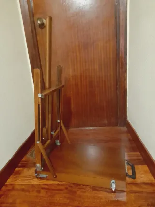 Caballete maletín pintura madera.