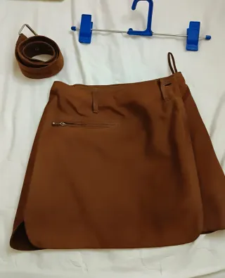 Minifalda piel + cinturón. T 36 MANGO chica Mujer