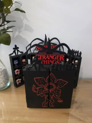 Espositore Funko Stranger Things per action figure