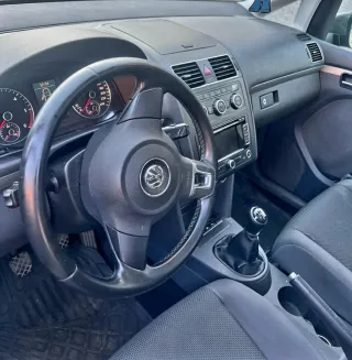 Volkswagen Touran 2012