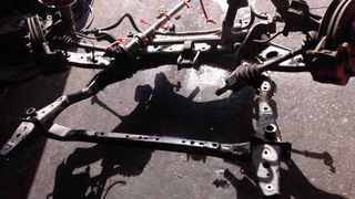 BRAZO SUSPENSION SUPERIOR DELANTERO DERECHO MAZDA
