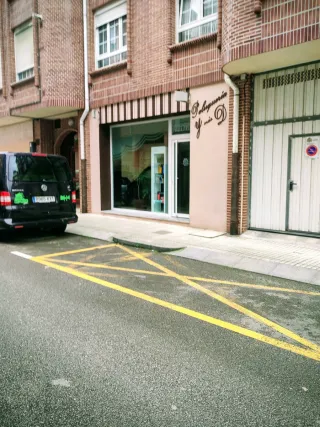 se alquila local en Juan de la Cosa 18