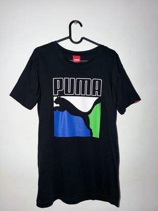 Camiseta Puma Negra con Logo Multicolor